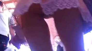 Заглянул под короткое платье россиянке в метро Сокольники