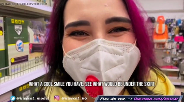 Пикапер дал на клык и трахнул раком именинницу в туалете торгового центра