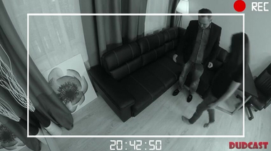 Продюсер не успел вынуть, трахая снятую на улице старлетку