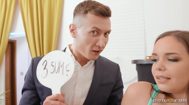 Чарли Дин трахает двух работниц аукционного дома, пока жена не видит