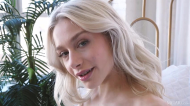 Доброе эротическое утро с худышкой Скарлетт Хэмптон