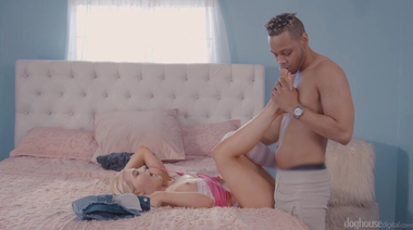 Чернокожий друг помог Минкс Марли испытать сквирт оргазм