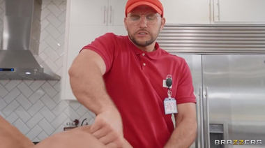 ДжейМак побаловал красотку Дженнифер Экзотик анальным массажем