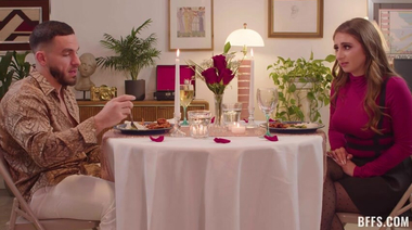 Групповой секс с красотками как способ отвлечься от проблем