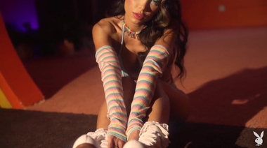 Эротичная поездка на роликах с обнаженной Мэдди Белль