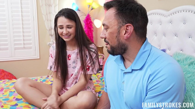 Дневной мечтатель (эпизод 2): Отчим поддержал падчерицу сексом