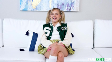 Студентка нимфоманка Coco Lovelock претендует на титул суперзвезды Team Skeet