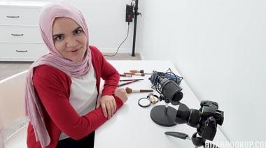 Сводная сестра мусульманка Науди Нала ебется с братом за 1000$