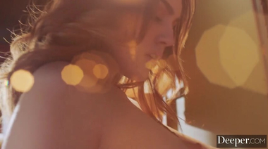 Очаровательная Фрейя Паркер отвлекает сексом негра от футбольного матча