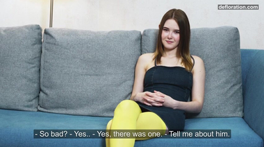 Русская молодуха Алетта Джинарт показала красивую целку крупным планом