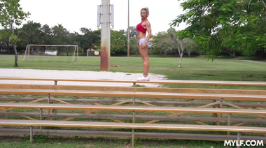 Спортсменка Мэдисон Брайт тренирует вагину на пенисе Питера Грина