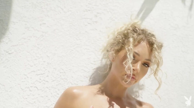 Максимальный градус эротики на фотосессии белокурой красотки Сары Эймс