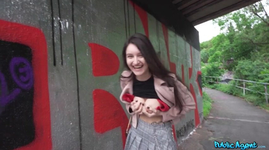 Чешская студентка Алиса Горакова ебется с пикапером за прибавку к стипухе