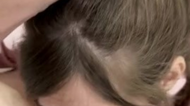 Ненакрашенная Райли Рид в пижаме доказывает парню что лучше шлюх из инсты