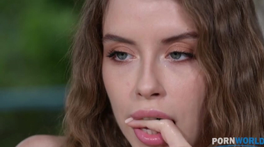 Руководство фирмы ебет в два ствола татуированную уборщицу Иден Айви