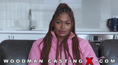 Жопастая негритянка Сара Изабель прилетела в Европу ради анала с Вудманом