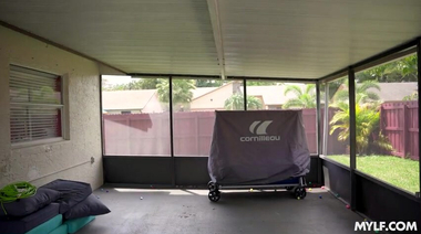 Черная домохозяйка Наоми Фокс заставила чувака из ЖЭКа трахнуть ее