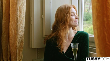 Анальные фантазии Джии Лисса: Рыженькая дворянка трахается с лакеем