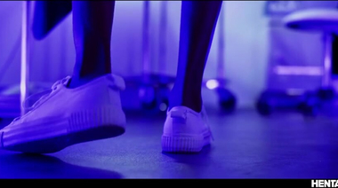 Инопланетная спермотерапия прикованной к больничной койке Мии Никс