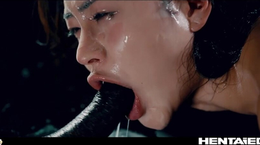 Застрявшая в игровом автомате Рэй Лил Блэк оттрахана уродливым чудищем