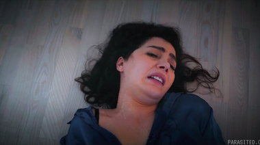 Зараженная Черри Кисс трется кисками с начальницей Валентиной Наппи