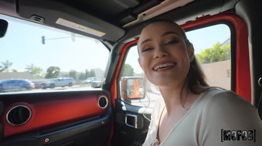 Блондинка Хлоя Роуз устроила дикое родео на члене хахаля Чарльза Дера