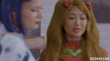 Косплеерши Харли Кинг и Мина Люкс готовы на инцест с братьями ради CUMICON