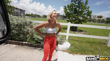 Украинско-российская пара устроила секс перемирие в автобусе Bang Bros