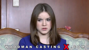 Мимишная русская девчонка Эвелина Дарлинг дает в попку Пьеру Вудману