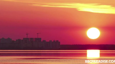 Милфа в загуле (часть 1): Грудастая Дженнифер Уайт трахается с другом сына