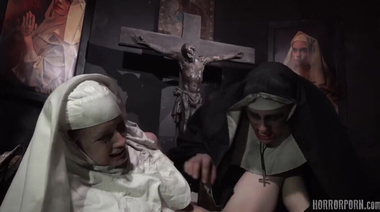 Ужасающий призрак проклятой монахини жестко фистит дырки Анны Де Виль