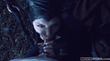 Злая ведьма Малефисента быстро подобрела на твердом елдаке незнакомца