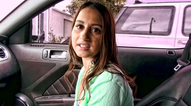 Водитель заплатил за еблю с минетом работнице автомойки