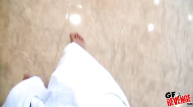 Блондинка с подругой согласились на ЖМЖ тройничок перед камерой