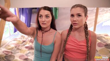 Секс маньяк выебал маму и двух её дочек, пока они делали куни