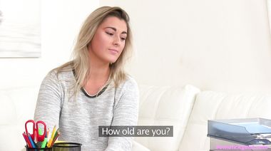 Застал жену за лесбийским трахом с агентом и послал её на хуй на кастинге