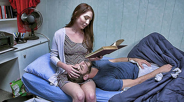 Бро изменяет девушке, трахая большим хуем родную сестру